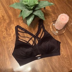 Like New 36C Strappy Black Sport’s Bra
